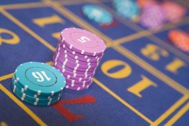 Live-dealer tables and sportsbook on rp8888 alternatif